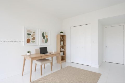 Купить кондоминиум в Майами, Флорида 2 спальни, 102.1м2, № 1983351 - фото 13