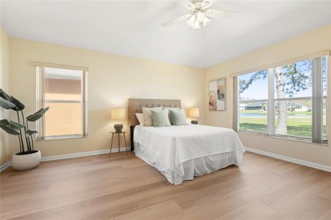 House in Wesley Chapel, Florida 3 bedrooms, 167.04 sq.m. № 1586479 - photo 20