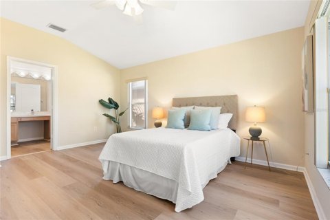 House in Wesley Chapel, Florida 3 bedrooms, 167.04 sq.m. № 1586479 - photo 4