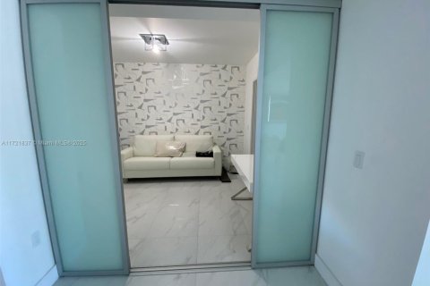 Copropriété à louer à Sunny Isles Beach, Floride: 3 chambres, 141.58 m2 № 1961895 - photo 15