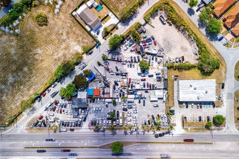 Propiedad comercial en venta en Miami, Florida № 2055247 - foto 29