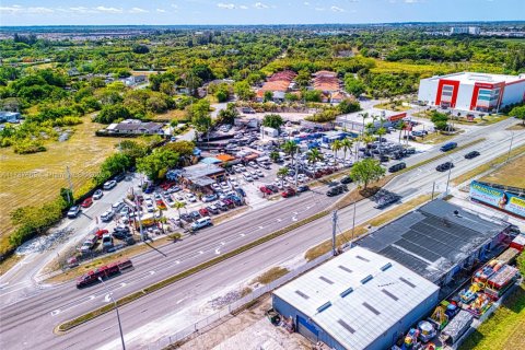 Propiedad comercial en venta en Miami, Florida № 2055247 - foto 16