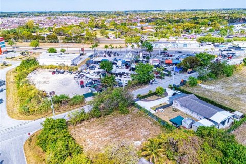Propiedad comercial en venta en Miami, Florida № 2055247 - foto 20