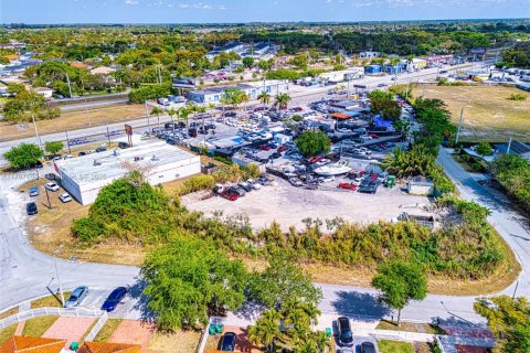 Propiedad comercial en venta en Miami, Florida № 2055247 - foto 19