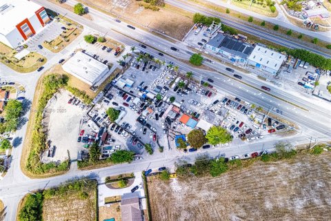 Propiedad comercial en venta en Miami, Florida № 2055247 - foto 22