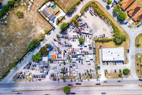 Propiedad comercial en venta en Miami, Florida № 2055247 - foto 30