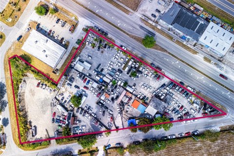 Propiedad comercial en Miami, Florida № 2055247