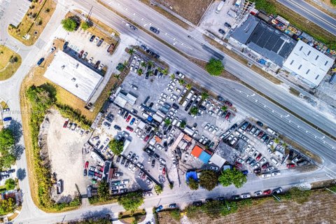 Propiedad comercial en venta en Miami, Florida № 2055247 - foto 24