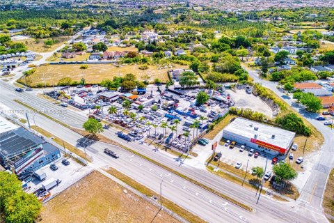 Propiedad comercial en venta en Miami, Florida № 2055247 - foto 6