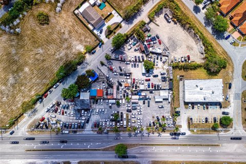 Propiedad comercial en venta en Miami, Florida № 2055247 - foto 28