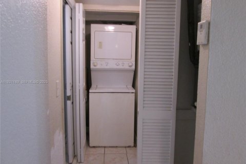 Купить кондоминиум в Хайалиа, Флорида 1 спальня, 54.81м2, № 1982708 - фото 3