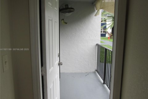 Купить кондоминиум в Хайалиа, Флорида 1 спальня, 54.81м2, № 1982708 - фото 5