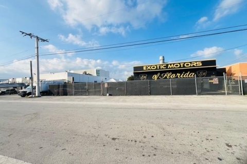 Commercial property in Miami, Florida № 1710229 - photo 12