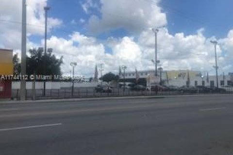 Commercial property in Miami, Florida № 1710229 - photo 18