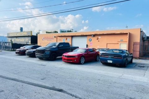 Commercial property in Miami, Florida № 1710229 - photo 3