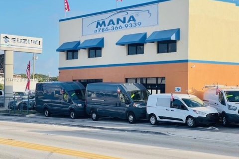 Commercial property in Miami, Florida № 1710229 - photo 8