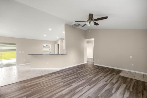 House in Ocala, Florida 3 bedrooms, 119.29 sq.m. № 1893903 - photo 4