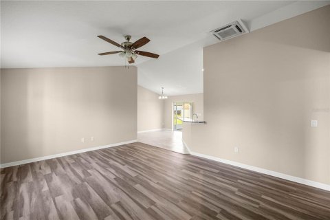 House in Ocala, Florida 3 bedrooms, 119.29 sq.m. № 1893903 - photo 3