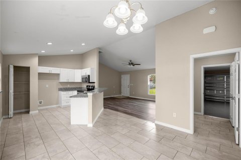 House in Ocala, Florida 3 bedrooms, 119.29 sq.m. № 1893903 - photo 6