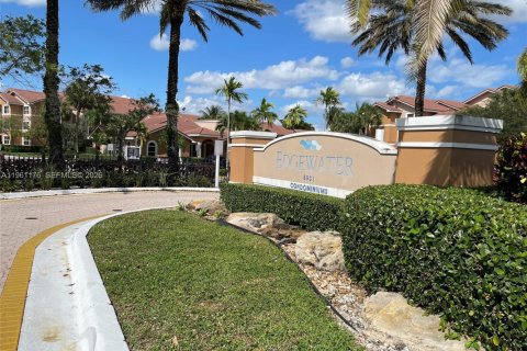 Condominio en venta en Coral Springs, Florida, 2 dormitorios, 91.42 m2 № 2022025 - foto 3