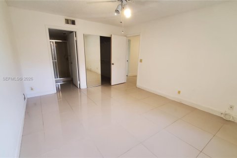Condominio en venta en Coral Springs, Florida, 2 dormitorios, 91.42 m2 № 2022025 - foto 15