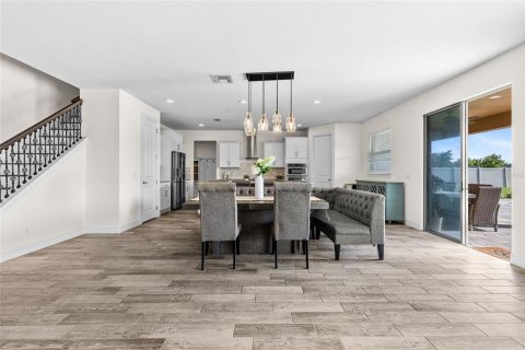 Casa en venta en Orlando, Florida, 5 dormitorios, 378.58 m2 № 2196605 - foto 9