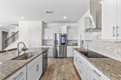 Casa en venta en Orlando, Florida, 5 dormitorios, 378.58 m2 № 2196605 - foto 11