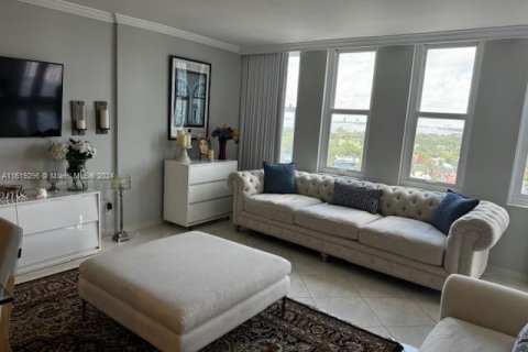 Copropriété à louer à Miami Beach, Floride: 1 chambre, 91.04 m2 № 1693659 - photo 17