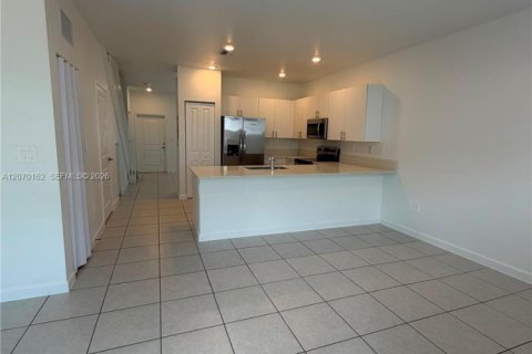 Touwnhouse à louer à Homestead, Floride: 3 chambres, 129.41 m2 № 2301125 - photo 10