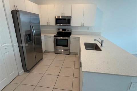 Touwnhouse à louer à Homestead, Floride: 3 chambres, 129.41 m2 № 2301125 - photo 3