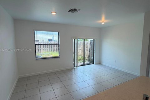 Touwnhouse à louer à Homestead, Floride: 3 chambres, 129.41 m2 № 2301125 - photo 7
