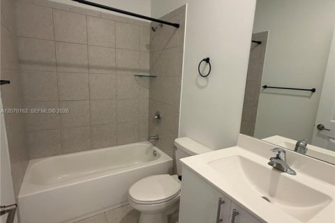 Touwnhouse à louer à Homestead, Floride: 3 chambres, 129.41 m2 № 2301125 - photo 6