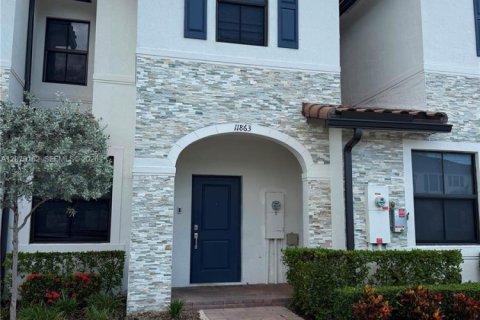 Touwnhouse à louer à Homestead, Floride: 3 chambres, 129.41 m2 № 2301125 - photo 13
