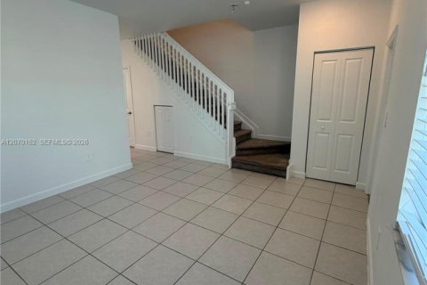 Touwnhouse à louer à Homestead, Floride: 3 chambres, 129.41 m2 № 2301125 - photo 12