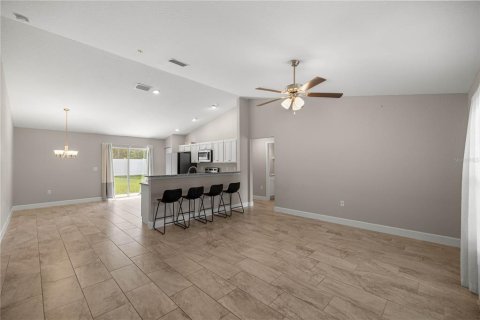 House in Ocala, Florida 3 bedrooms, 125.33 sq.m. № 1904969 - photo 10