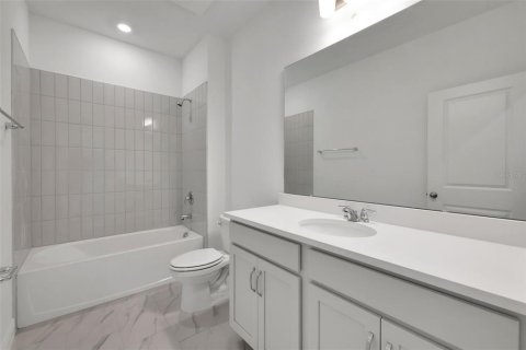 House in Apopka, Florida 4 bedrooms, 260.78 sq.m. № 1869459 - photo 23