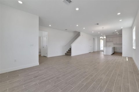 House in Apopka, Florida 4 bedrooms, 260.78 sq.m. № 1869459 - photo 9