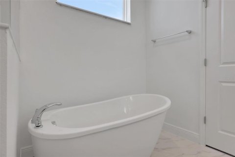 House in Apopka, Florida 4 bedrooms, 260.78 sq.m. № 1869459 - photo 27