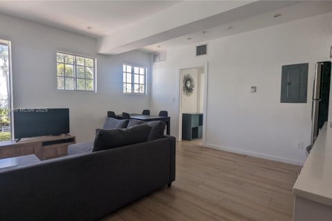 Copropriété à louer à Miami Beach, Floride: 1 chambre, 39.39 m2 № 1938550 - photo 12