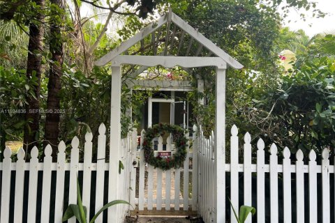 Casa en venta en Miami, Florida, 2 dormitorios, 83.61 m2 № 1993519 - foto 1