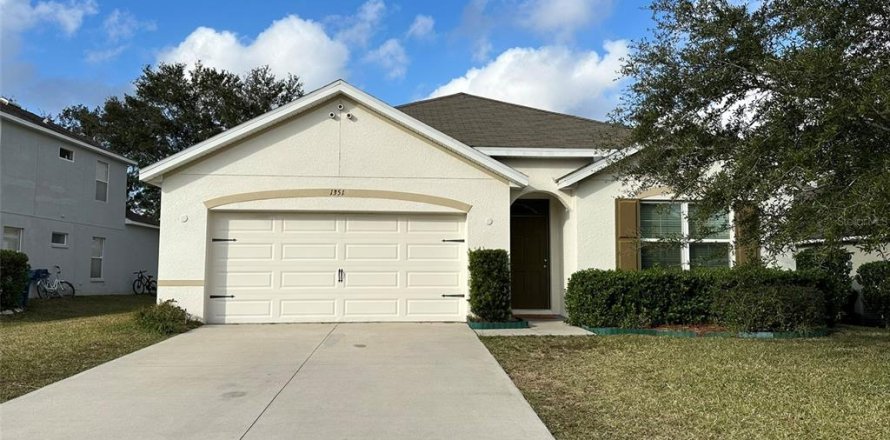 Villa ou maison à Spring Hill, Floride 4 chambres, 169.83 m2 № 2157946