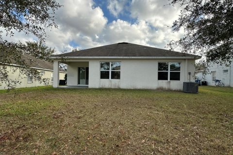 Villa ou maison à louer à Spring Hill, Floride: 4 chambres, 169.83 m2 № 2157946 - photo 12