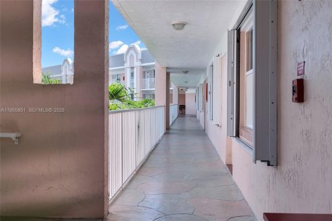 Condominio en venta en Sunrise, Florida, 3 dormitorios, 136.57 m2 № 2009402 - foto 3