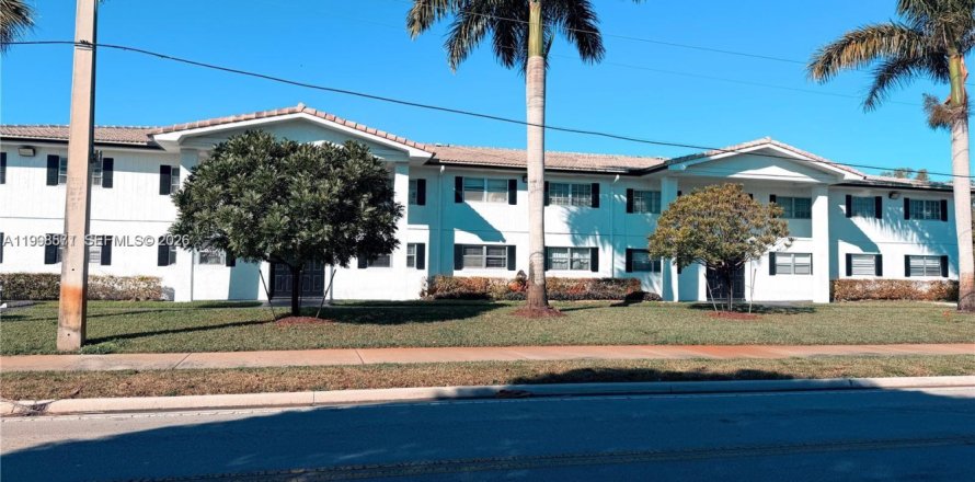 Дом в Корал-Спрингс, Флорида 2 спальни, 79.9м2 № 2060632