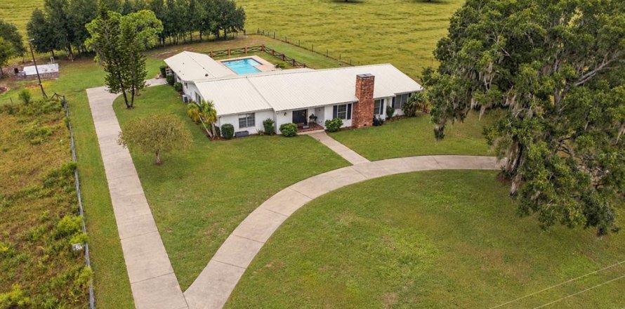 Villa ou maison à Bowling Green, Floride 3 chambres, 303.42 m2 № 2425400