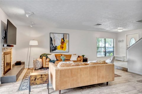 Villa ou maison à vendre à Tampa, Floride: 4 chambres, 191.94 m2 № 1866962 - photo 9