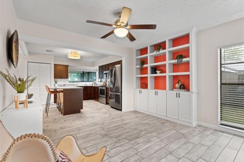 Villa ou maison à vendre à Tampa, Floride: 4 chambres, 191.94 m2 № 1866962 - photo 12