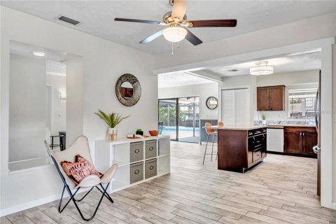 Villa ou maison à vendre à Tampa, Floride: 4 chambres, 191.94 m2 № 1866962 - photo 11