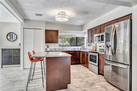 Villa ou maison à vendre à Tampa, Floride: 4 chambres, 191.94 m2 № 1866962 - photo 15