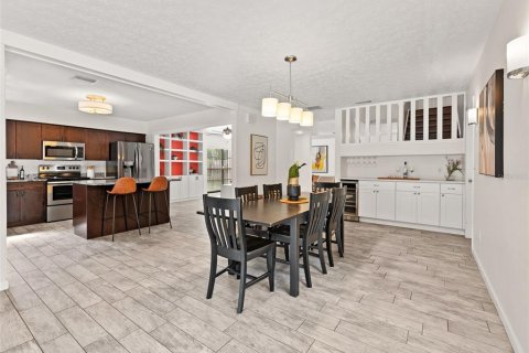 Villa ou maison à vendre à Tampa, Floride: 4 chambres, 191.94 m2 № 1866962 - photo 20